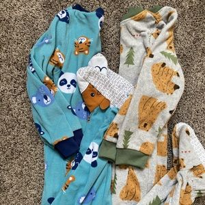 One piece zip up fleece footie pajamas